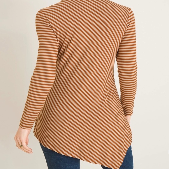 Chico's Mock- Neck Asymmetrical Hem Top Size M - Picture 4 of 8